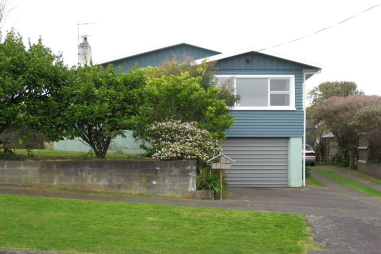 Photo of property in 11 Sackville Street, Fitzroy, New Plymouth, 4312
