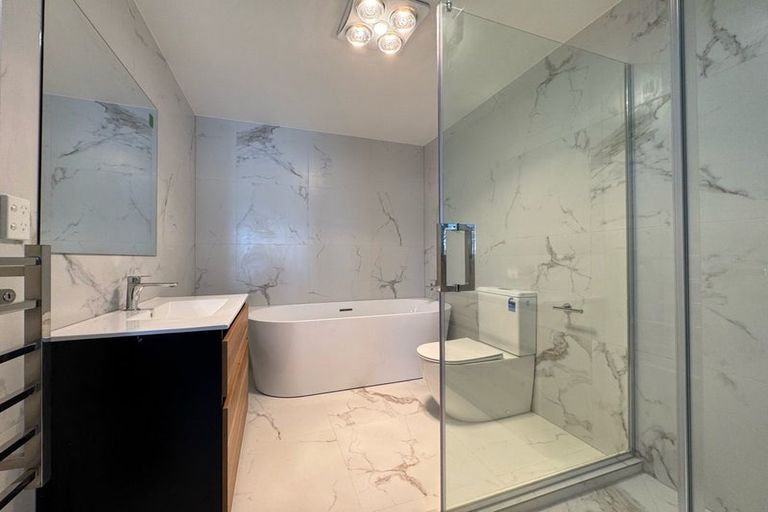 Photo of property in 14a Grove Lane, Pakuranga, Auckland, 2010