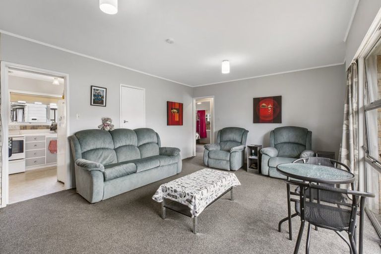 Photo of property in 2/14 Cosgrave Road, Papakura, 2110