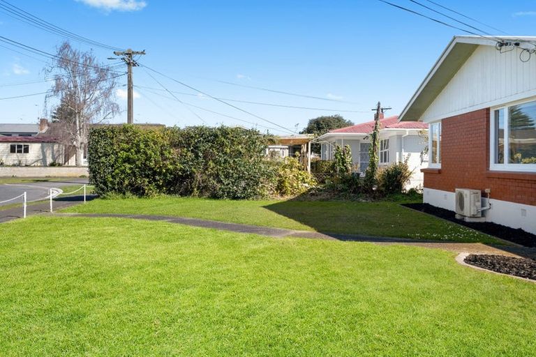 Photo of property in 15 Sheridan Street, Silverdale, Hamilton, 3216