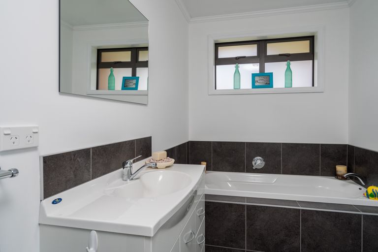 Photo of property in 45 Warbler Way, Mangawhai, 0573