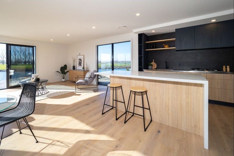 Photo of property in 203 Lake Hood Drive, Huntingdon, Ashburton, 7774