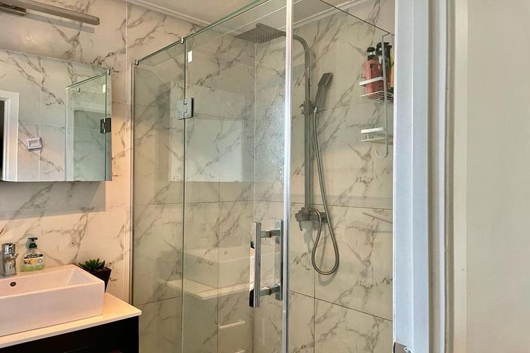 Photo of property in 1 Christina Avenue, Te Atatu South, Auckland, 0602