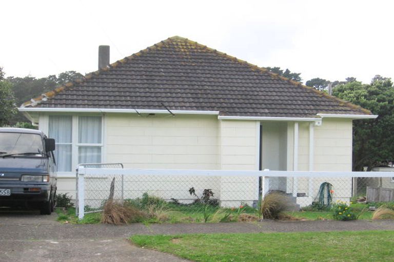 Photo of property in 11 Waiuta Street, Titahi Bay, Porirua, 5022