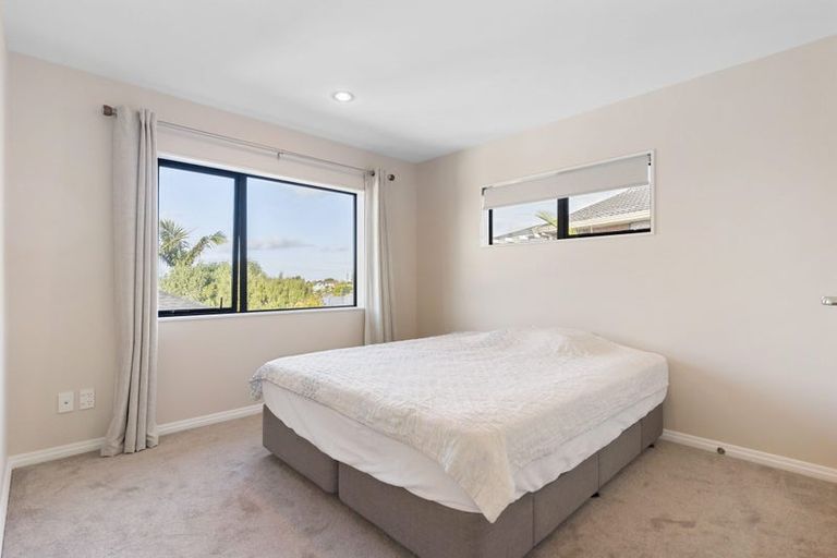 Photo of property in 11 Matisse Drive, West Harbour, Auckland, 0618
