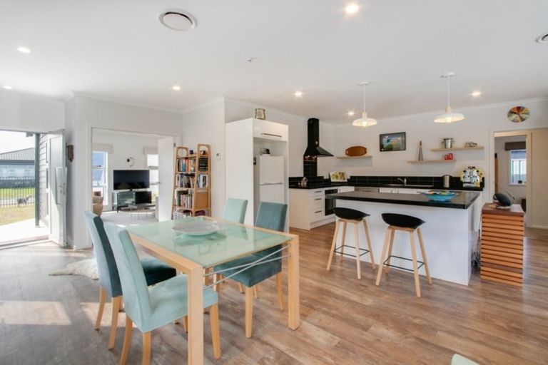 Photo of property in 21 Manganui Place, Te Awa, Napier, 4110