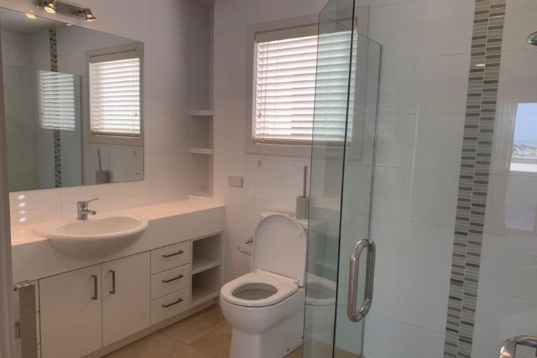 Photo of property in 28b Bevyn Street, Castor Bay, Auckland, 0620