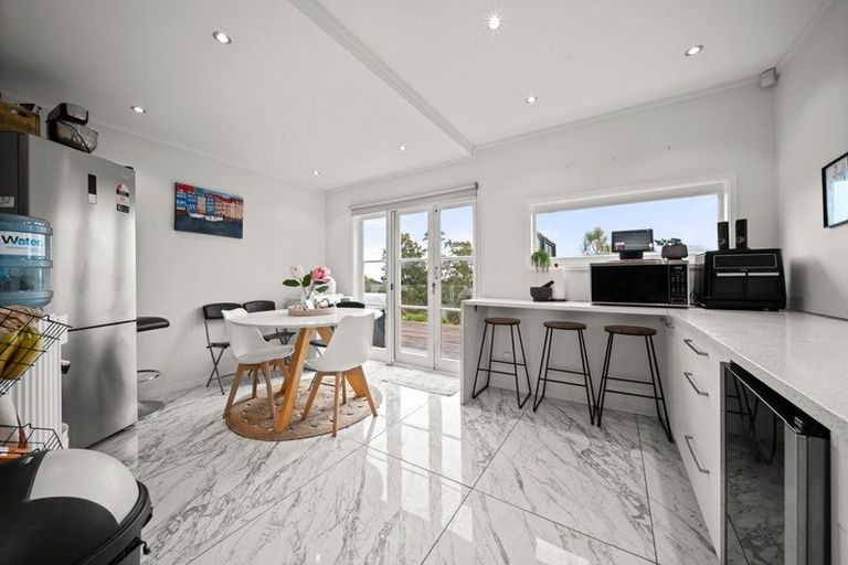 Photo of property in 121 Fairview Avenue, Fairview Heights, Auckland, 0632