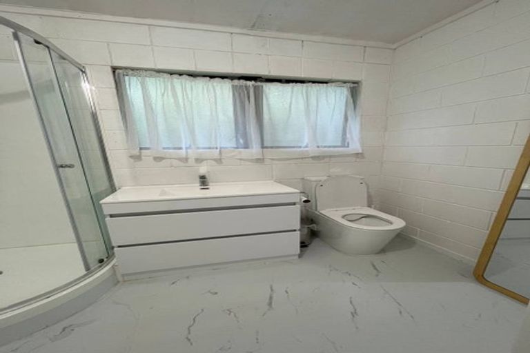 Photo of property in 3/19a Verbena Road, Birkdale, Auckland, 0626