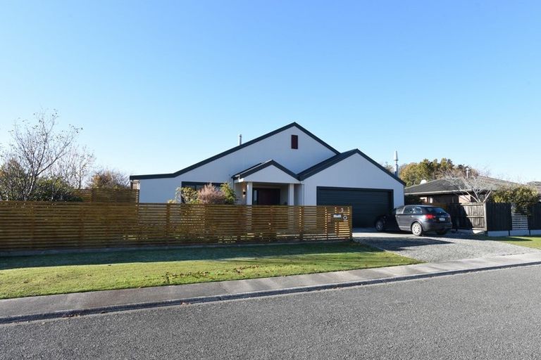 Photo of property in 3 Daley Place, Winton, 9720