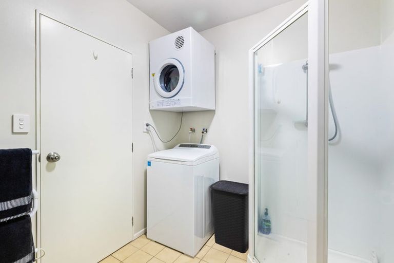 Photo of property in 3/21 Armoy Drive, East Tamaki, Auckland, 2016