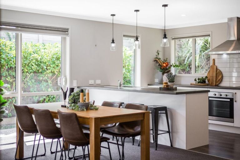 Photo of property in 34 Mooring Close, Whitby, Porirua, 5024