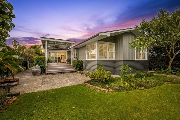 Photo of property in 12 Trigg Road, Huapai, Kumeu, 0810
