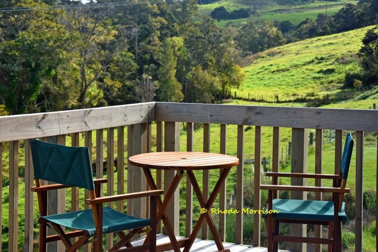 Photo of property in 12 Arahanga Road, Paparoa, 0571