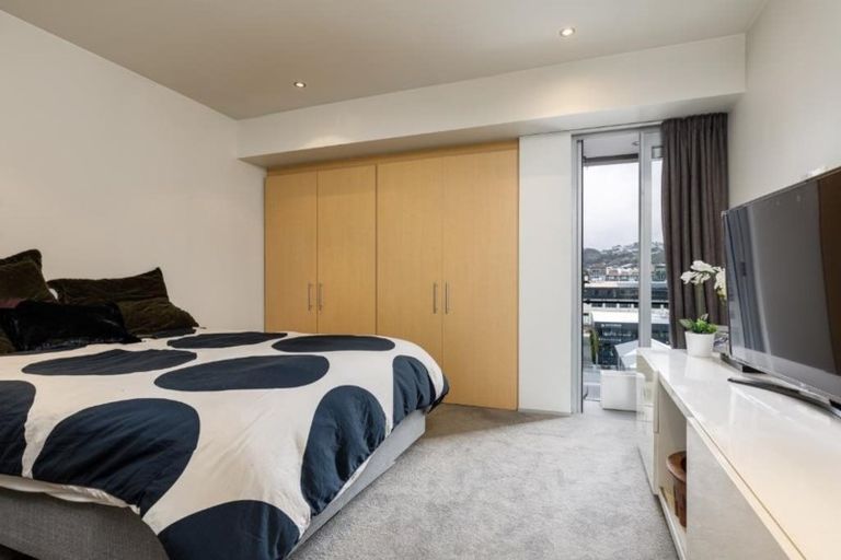 Photo of property in Sanctum Apartment, 10 Ebor Street, Te Aro, Wellington, 6011