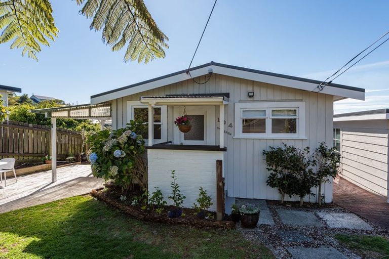 Photo of property in 104 Ironside Road, Johnsonville, Wellington, 6037