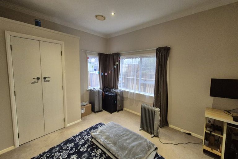 Photo of property in 22 Hampton Hill Road, Tawa, Wellington, 5028