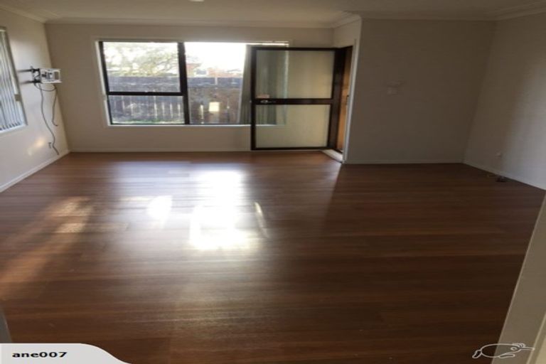 Photo of property in 1/1 Wattle Street, New Lynn, Auckland, 0600