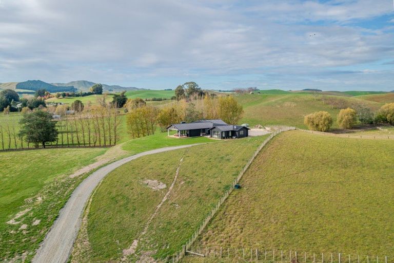 Photo of property in 1 Braehead Road, Otane, 4277