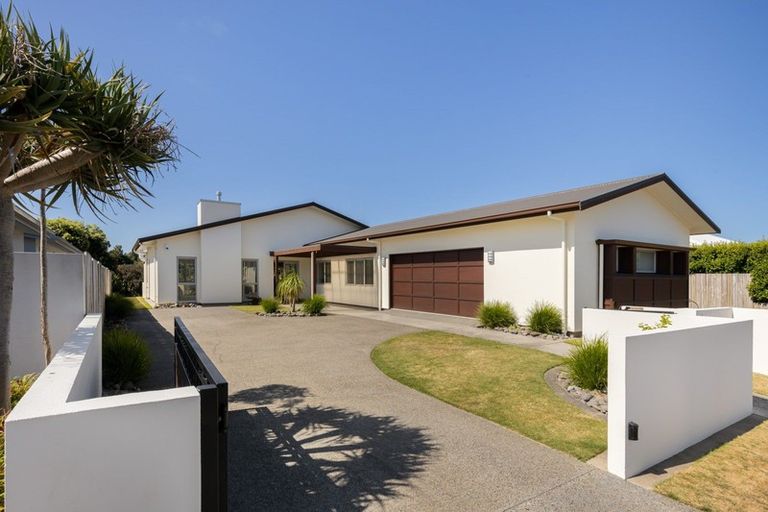 Photo of property in 81 Oriental Parade, Papamoa Beach, Papamoa, 3118