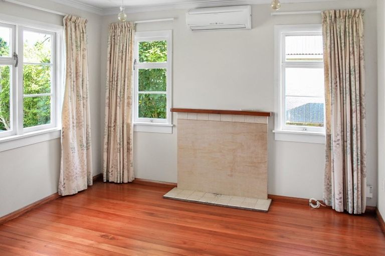 Photo of property in 12 Centennial Drive, Hokowhitu, Palmerston North, 4410