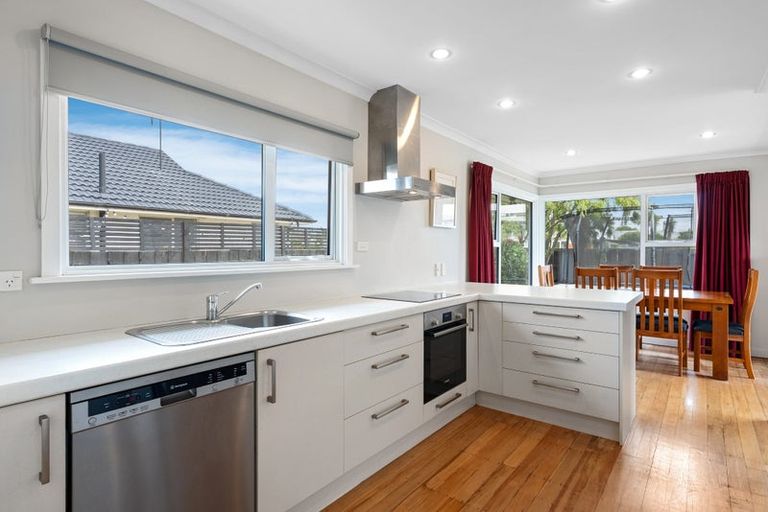 Photo of property in 82 Effingham Street, North New Brighton, Christchurch, 8083