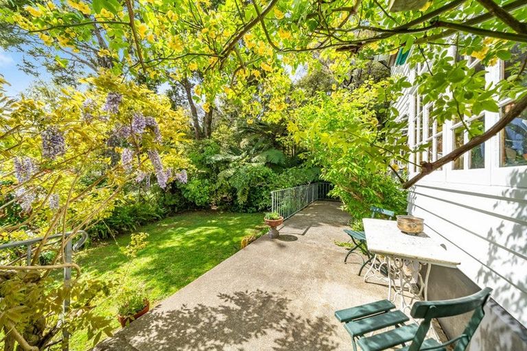 Photo of property in 51 Chatsworth Road, Silverstream, Upper Hutt, 5019