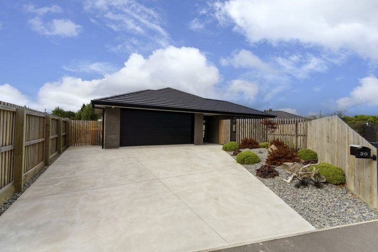 Photo of property in 20 Evelyn Crescent, Marshland, Christchurch, 8083