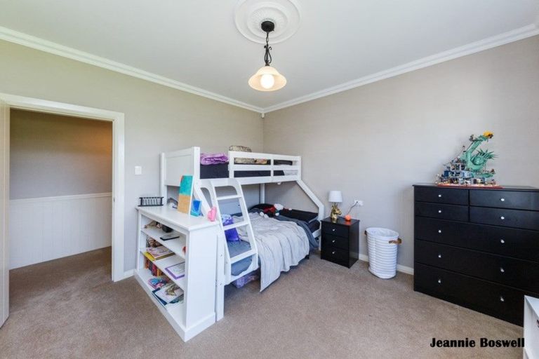 Photo of property in 375 No 1 Line, Longburn, Palmerston North, 4475