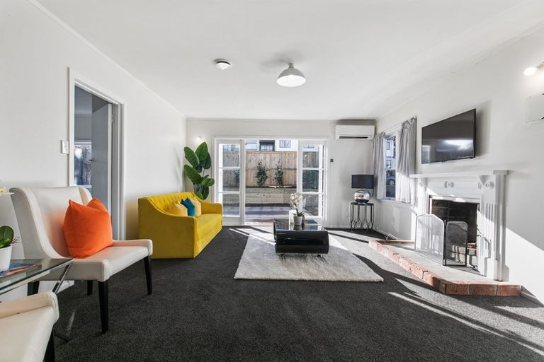 Photo of property in 90 Porchester Road, Papakura, 2110