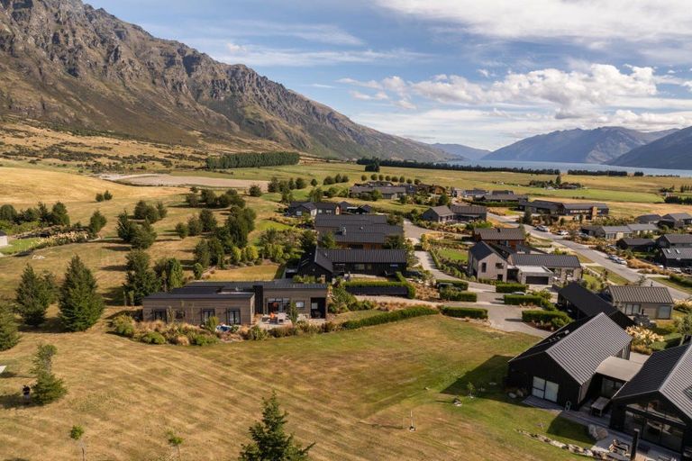 Photo of property in 5 Branigan Court, Jacks Point, Queenstown, 9371