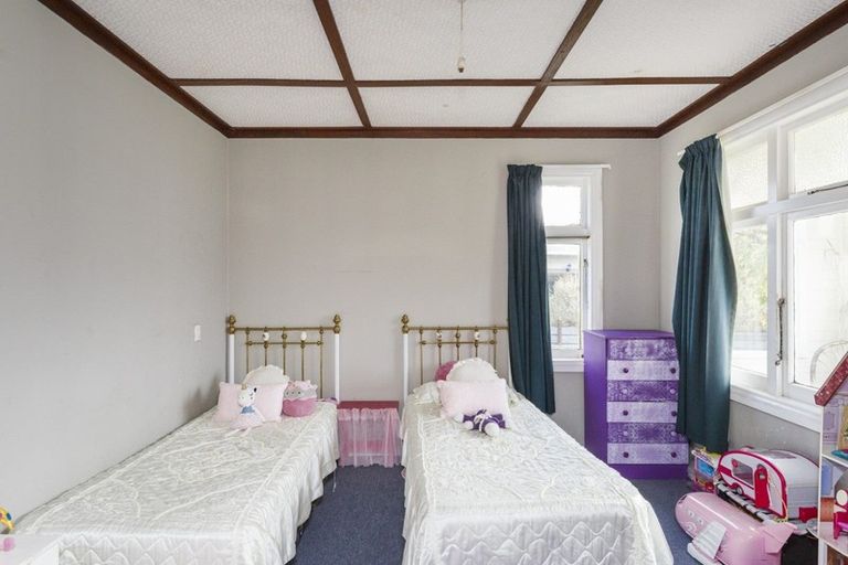 Photo of property in 4 Perrin Place, Kelvin Grove, Palmerston North, 4414