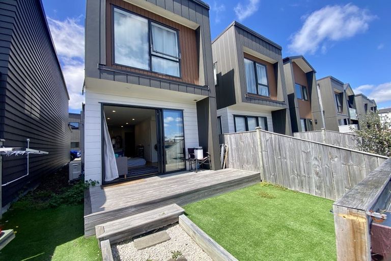 Photo of property in 6 Parahau Road, Papakura, 2110