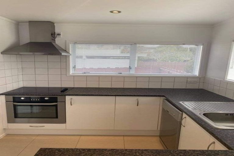 Photo of property in 1/10 Himalaya Drive, Half Moon Bay, Auckland, 2012