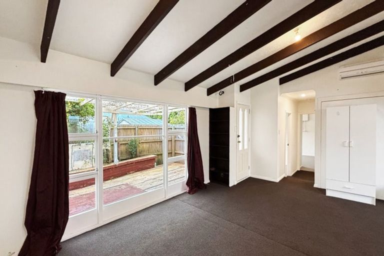 Photo of property in 8 Clonbern Place, Upper Riccarton, Christchurch, 8041