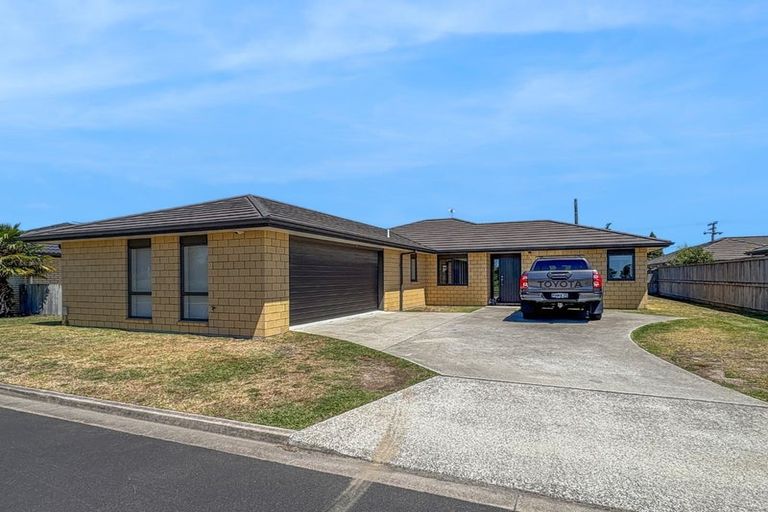 Photo of property in 25 Waikai Close, Ruakura, Hamilton, 3214
