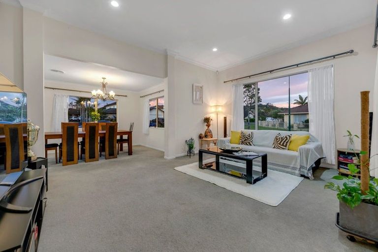 Photo of property in 1 Stornaway Drive, Flat Bush, Auckland, 2016