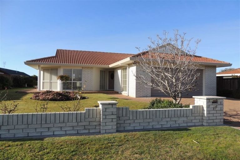 Photo of property in 19 Lotus Avenue, Mount Maunganui, 3116