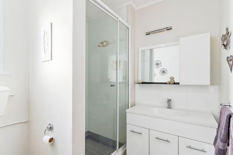 Photo of property in 8 Hillcrest Road, Hatfields Beach, Orewa, 0931