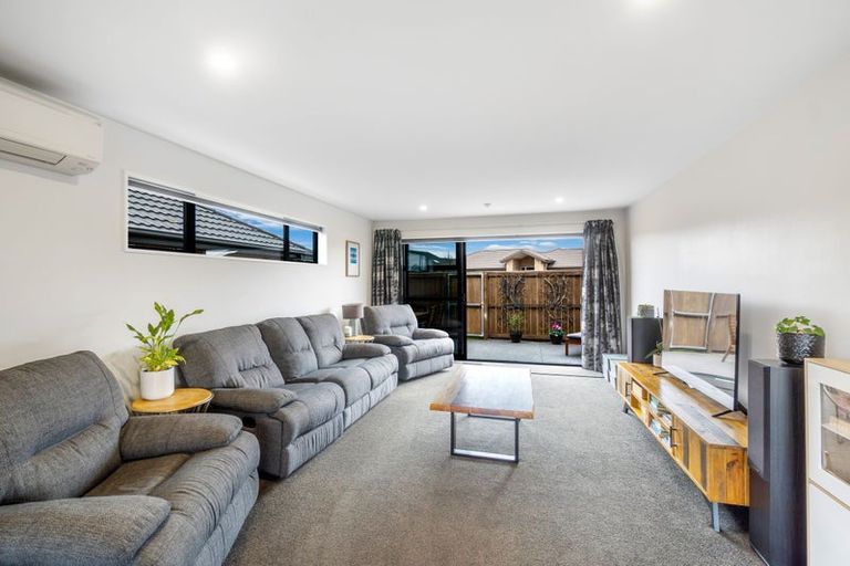 Photo of property in 19 Tangy Loch Lane, Broomfield, Christchurch, 8042