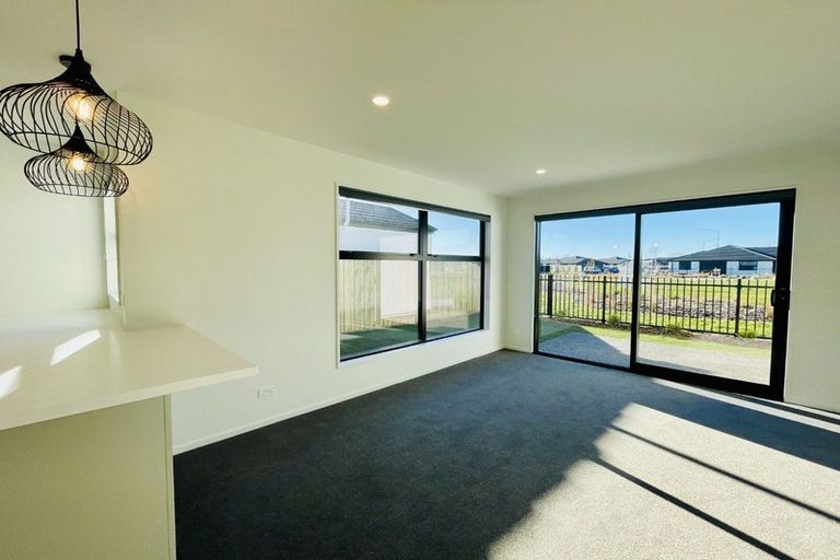 Photo of property in 8 Riroriro Lane, Halswell, Christchurch, 8025