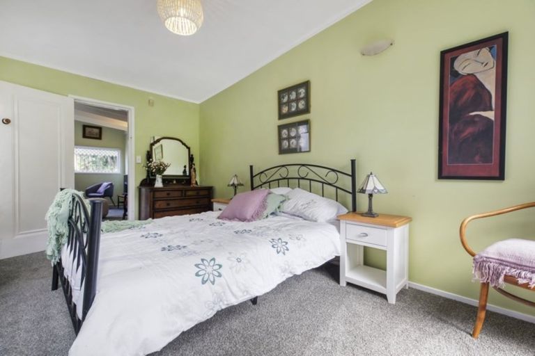 Photo of property in 227 Godley Road, Titirangi, Auckland, 0604