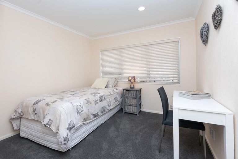 Photo of property in 10 Briar Vale Place, Flat Bush, Auckland, 2016