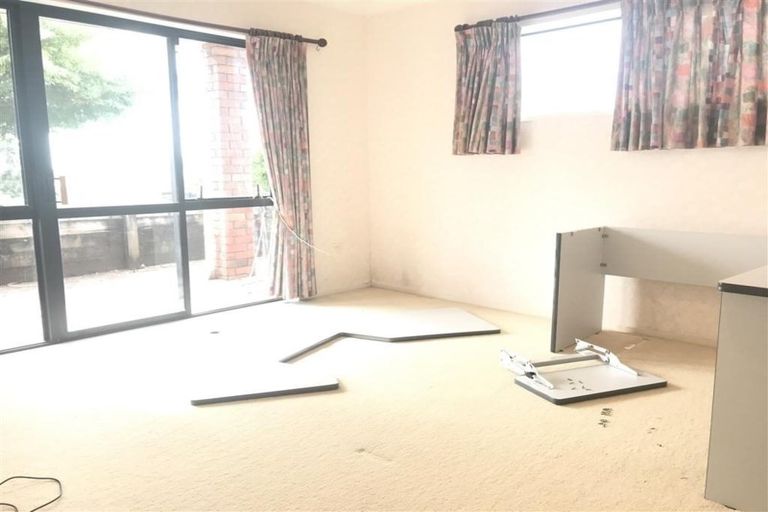 Photo of property in 71 Lagoon Way, West Harbour, Auckland, 0618