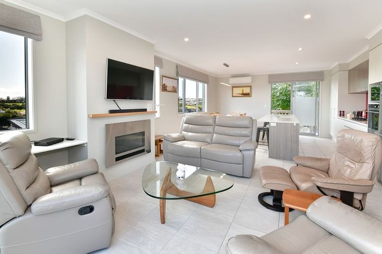 Photo of property in 14 Kiwa Crescent, Gulf Harbour, Whangaparaoa, 0930