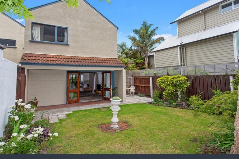 Photo of property in 2/23 Conference Street, Christchurch Central, Christchurch, 8013