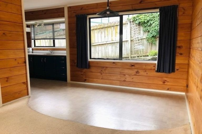 Photo of property in 2/60 Sycamore Drive, Sunnynook, Auckland, 0620