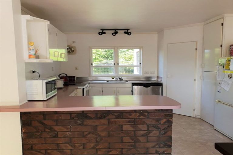 Photo of property in 19 Racecourse Road, Waiuku, 2123