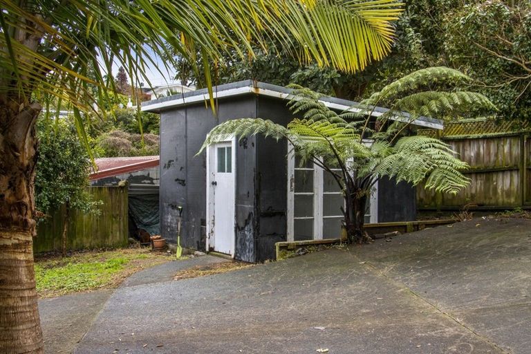 Photo of property in 18 Omokoroa Road, Omokoroa, 3114