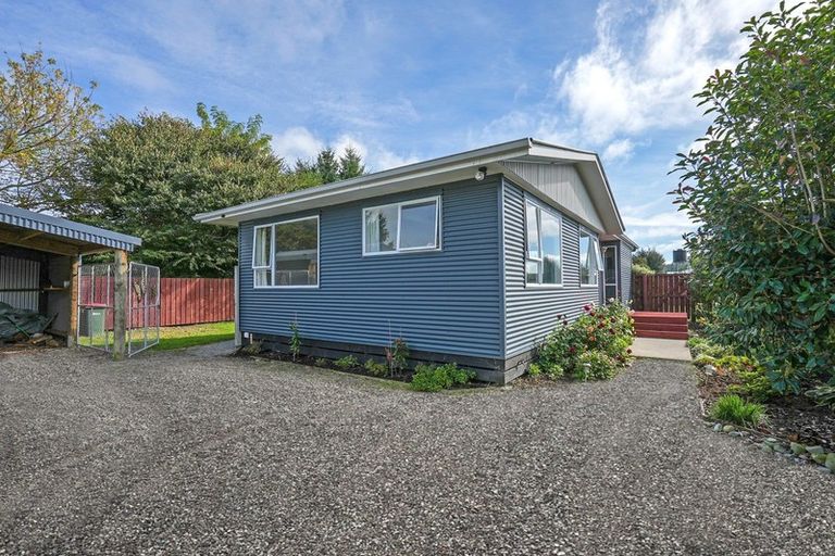 Photo of property in 37 Cross Street, Coalgate, 7673